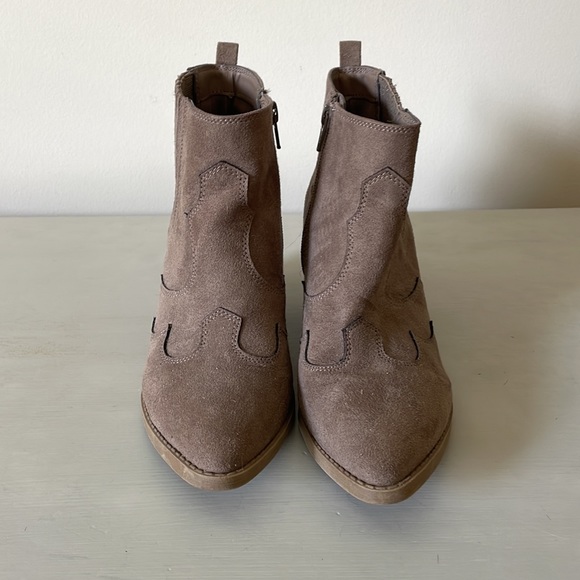 American Rag brown suede booties - Picture 2 of 6
